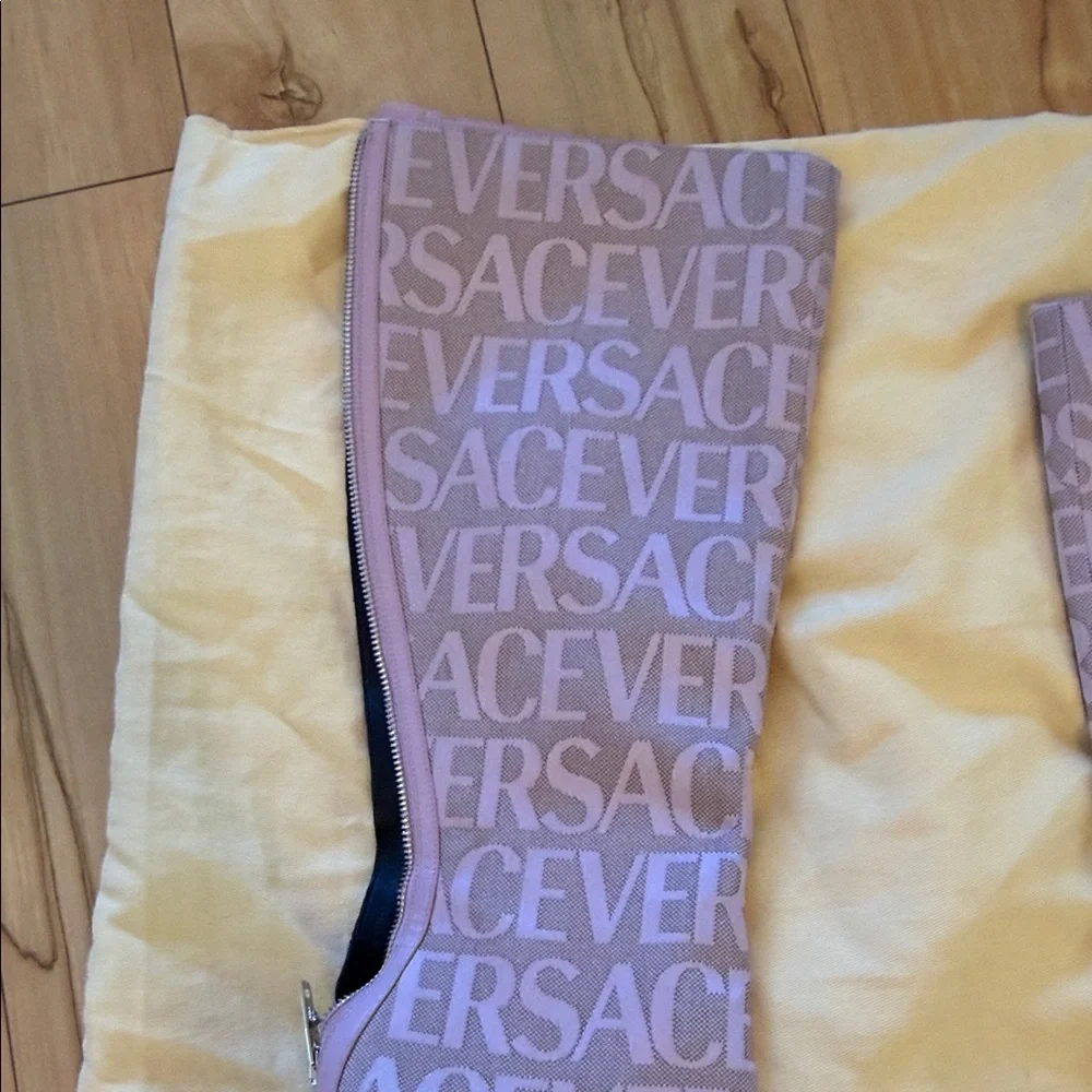 Versace baby pink Logo Knee-High Stiletto Boots - Picture 3 of 13